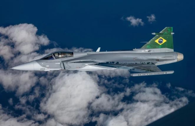 Quân sự thế giới hôm nay (25/8): Rò rỉ hình ảnh Ukraine đổ bộ lên bán đảo Crimea, Brazil mua tiêm kích JAS 39 Gripen