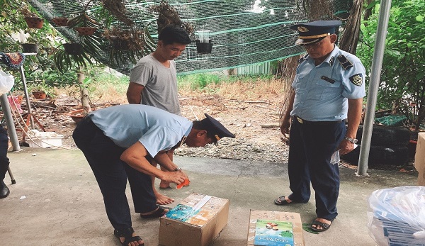 Chuyển cơ quan công an điều tra vụ buôn bán sách giáo khoa, thuốc giả số lượng lớn