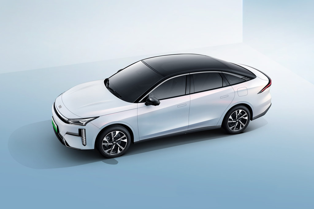 Xe sedan công suất 287 mã lực, tiết kiệm xăng đáng nể, giá hơn 410 triệu đồng