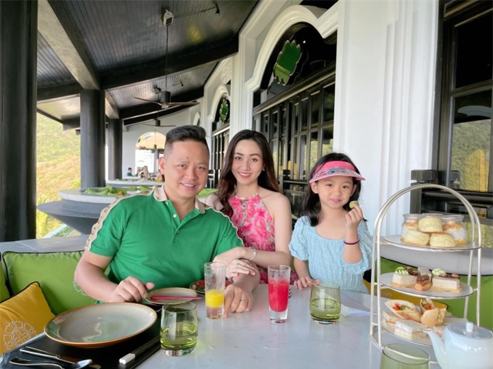 Cuộc sống nhung lụa của 2 chị em á hậu từ chối thi quốc tế - 6