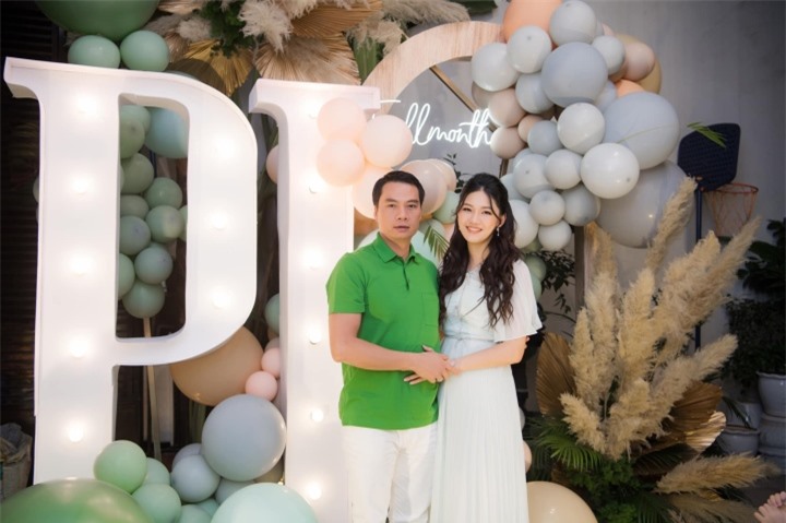 Cuộc sống nhung lụa của 2 chị em á hậu từ chối thi quốc tế - 8