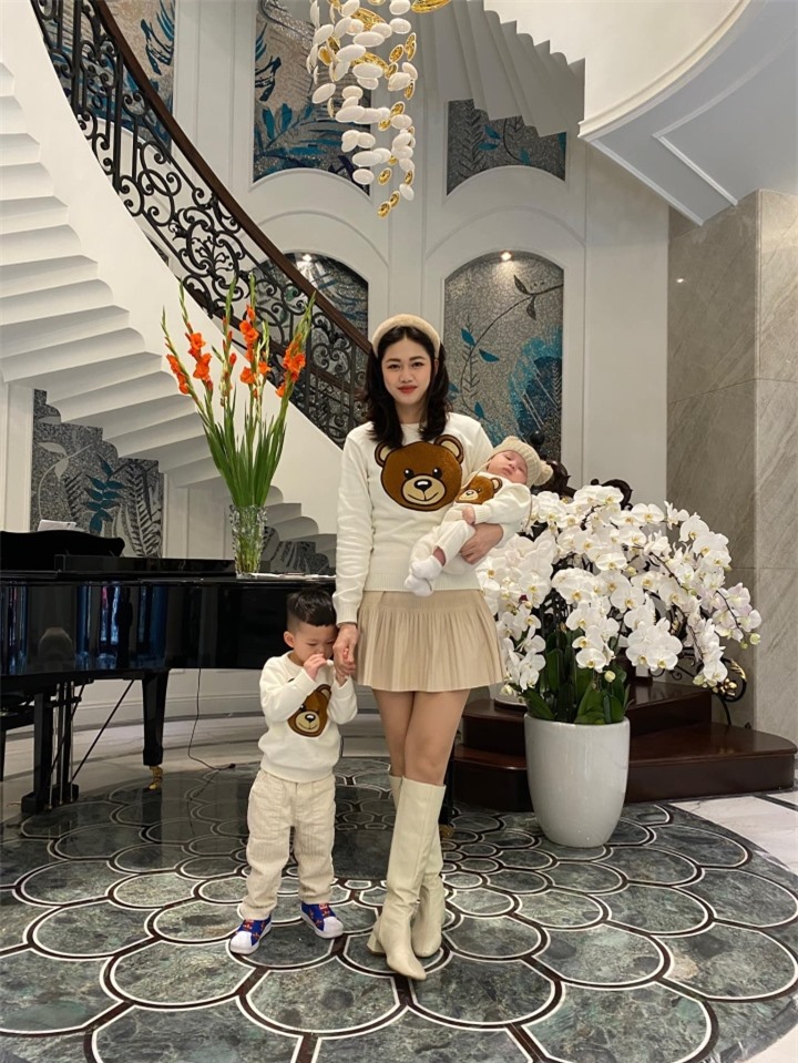 Cuộc sống nhung lụa của 2 chị em á hậu từ chối thi quốc tế - 9