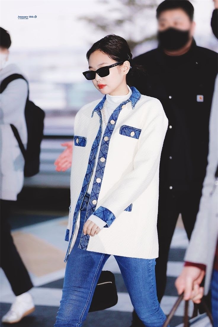 Jennie (BlackPink) mặc gì ra sân bay suốt 7 năm qua? ảnh 12
