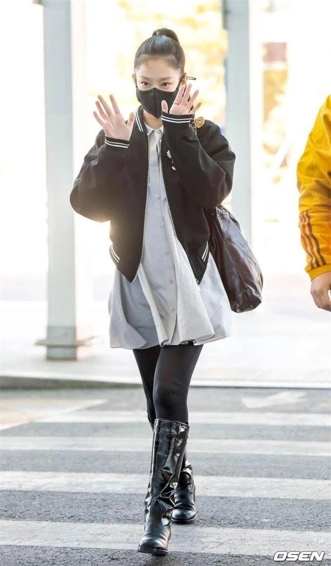 Jennie (BlackPink) mặc gì ra sân bay suốt 7 năm qua? ảnh 14