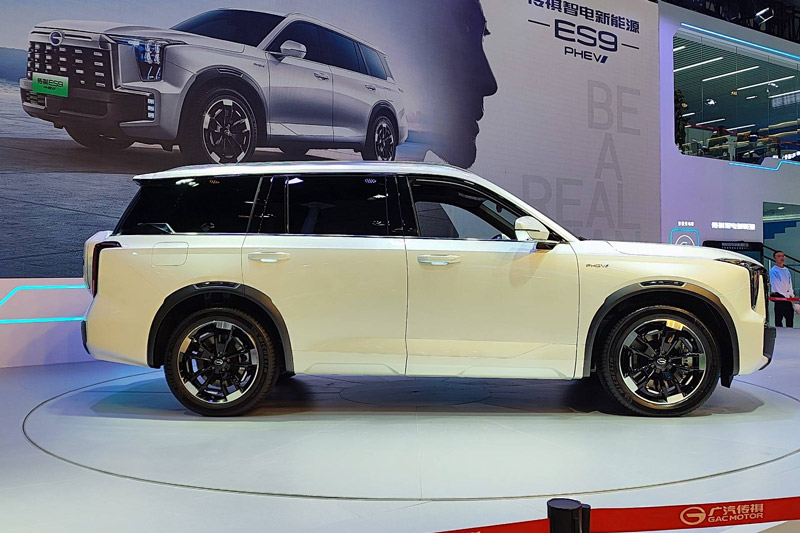 SUV cỡ lớn siêu tiết kiệm xăng, thiết kế sang chảnh, giá cực sốc