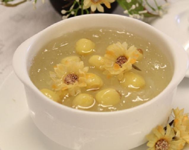 Cách nấu chè nha đam hạt sen thơm mát