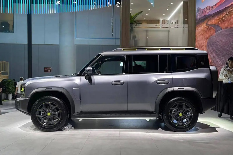 SUV địa hình công suất 254 mã lực, giá rẻ bất ngờ