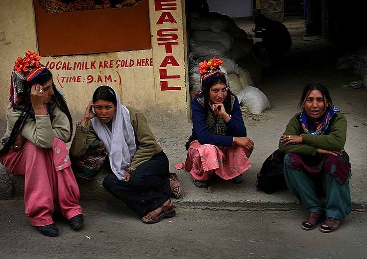 Độc lạ bộ lạc đàn ông có thể tự do đổi vợ 