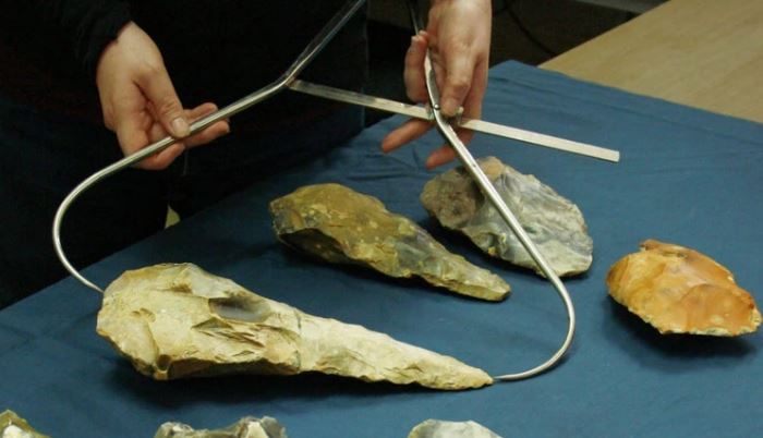 Phát hiện cổ vật hơn 300.000 năm tuổi, các nhà khoa học bối rối không thể giải thích về kích thước