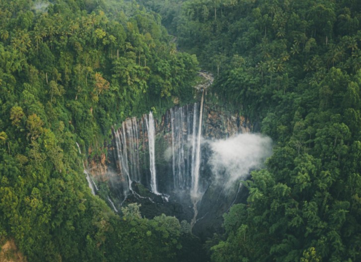 Cảnh đẹp như cổ tích ở thác nước đẹp nhất Indonesia