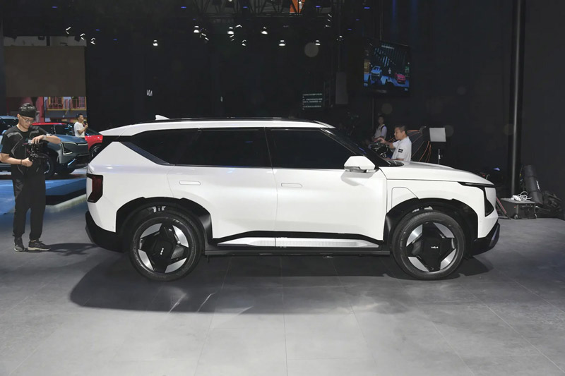 Kia EV5 2024 chốt giá từ 515 triệu đồng