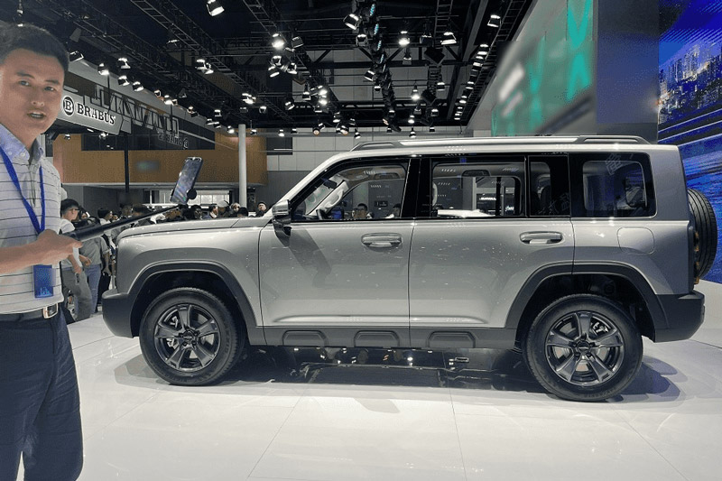 Hãng xe mới vào Việt Nam ra mắt mẫu SUV off-road hạng nhẹ, lăn bánh 145 km mà không cần xăng