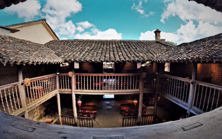 Thưởng thức cà phê trong ngôi nhà hơn 100 tuổi