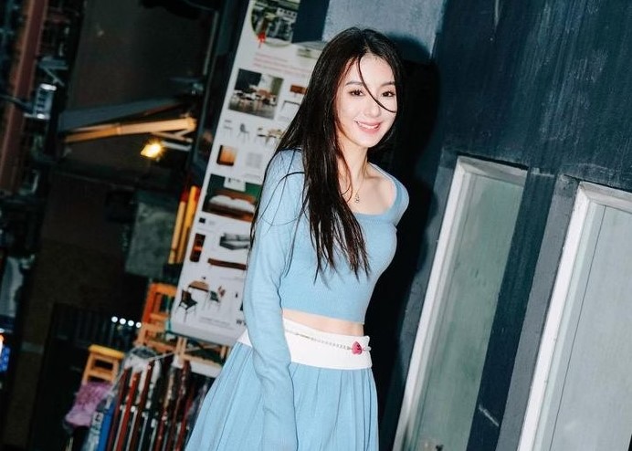 Bà xã Quách Phú Thành khoe sắc vóc 'nét căng như gái 18', fan nhìn chỉ biết ước