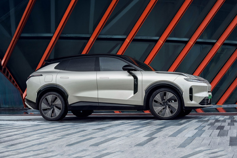 Hãng xe sắp vào Việt Nam giới thiệu  SUV coupe công suất 593 mã lực, giá hơn 700 triệu đồng