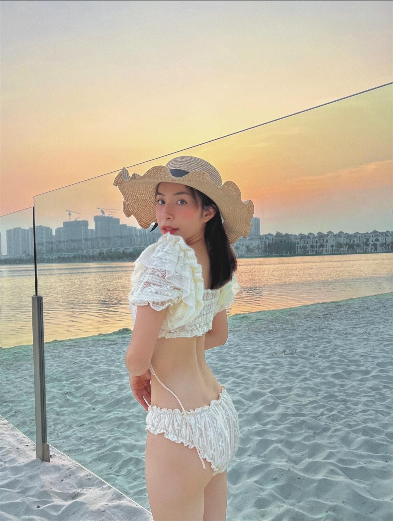 Hình ảnh ngoài đời của cô công nhân may Hoài 'Làng trong phố' ảnh 14