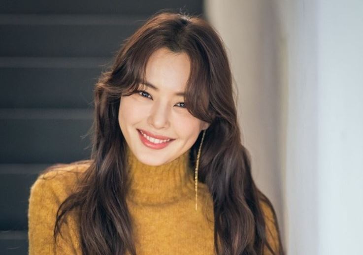 Lấy đại anh thợ điện để khỏi bị giục cưới, nào ngờ cô gái như trúng số độc đắc