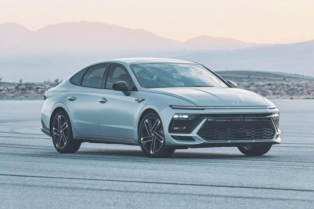 Hyundai Sonata 2024 trình làng với ngoại hình ấn tượng, tùy chọn AWD, cạnh tranh với Toyota Camry