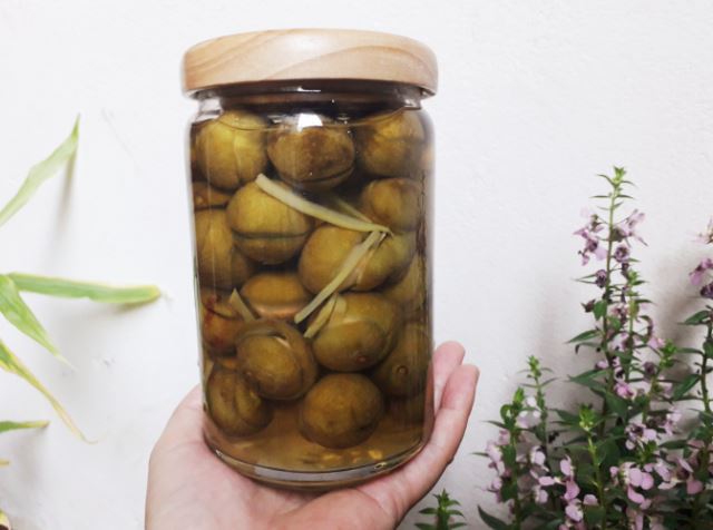 Mách nhỏ cách làm món sấu ngâm đường giòn ngọt, không nổi váng