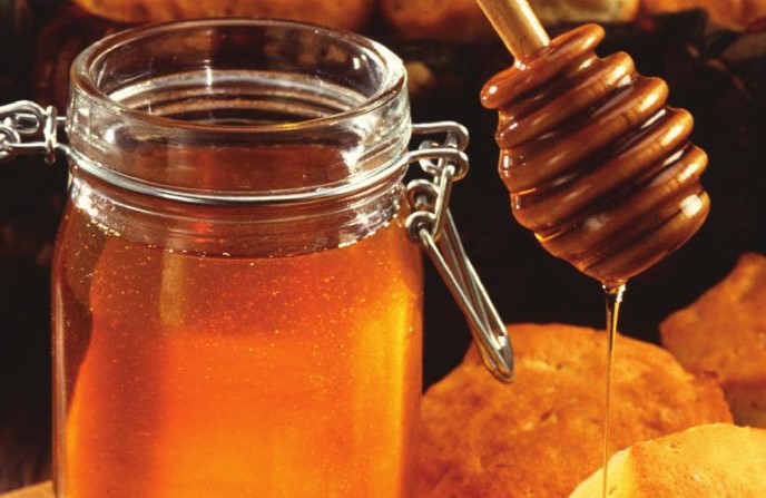 M&#x1EAD;t ong k&#x1EBF;t h&#x1EE3;p v&#x1EDB;i 2 nguy&#xEA;n li&#x1EC7;u, u&#x1ED1;ng khi b&#x1EE5;ng &#x111;&#xF3;i v&#xE0;o bu&#x1ED5;i s&#xE1;ng trong 1 tu&#x1EA7;n: M&#x1EE1; b&#x1EE5;ng s&#x1EBD; gi&#x1EA3;m b&#x1EDB;t, ph&#xF2;ng ng&#x1EEB;a b&#x1EC7;nh tim m&#x1EA1;ch v&#xE0; gi&#xFA;p s&#x1ED1;ng th&#x1ECD; h&#x1A1;n