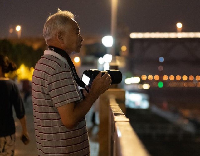 Vợ mất, tôi không nói chuyện với con trai vì 1 lý do, ngoài 60 tuổi đi du lịch sau khi bán căn nhà thành phố trị giá 29 tỷ đồng