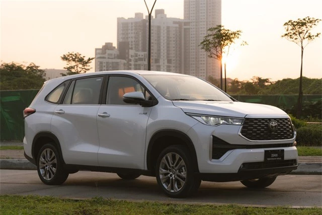 Đại lý báo Toyota Innova 2024 đã về Việt Nam, sắp ra mắt với 2 cấu hình truyền động, giá có thể tới 1,1 tỷ - Ảnh 2.