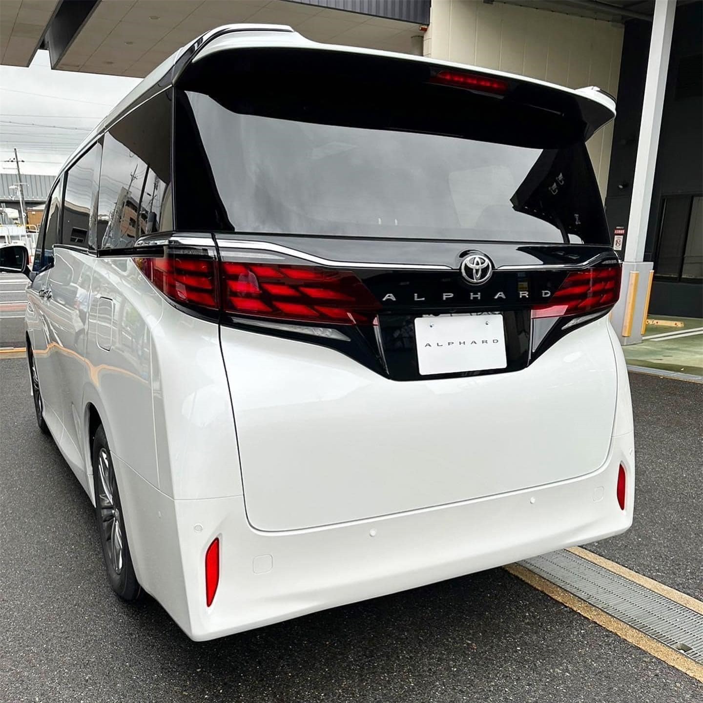 Lô Toyota Alphard 2024 đầu tiên về Việt Nam: Đời mới có rất nhiều thay đổi, giá sẽ không dưới 4 tỷ