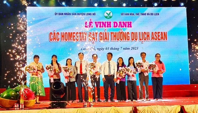  h1-homestayVL: Lễ vinh danh các homestay Vĩnh Long đạt giải đạt giải thưởng du lịch ASEAN tháng 7/2023.