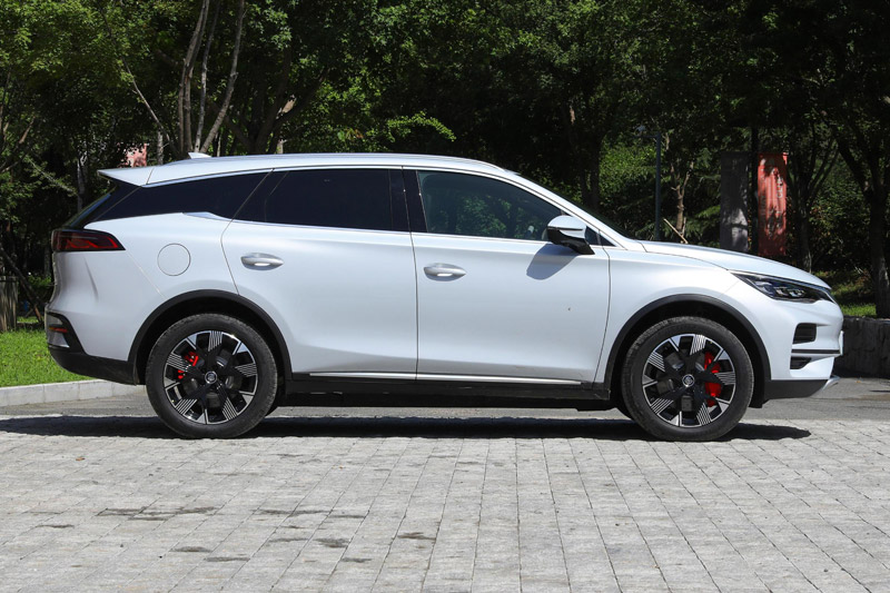 SUV công suất 510 mã lực, thiết kế ấn tượng, giá bán mới là điều đáng chú ý