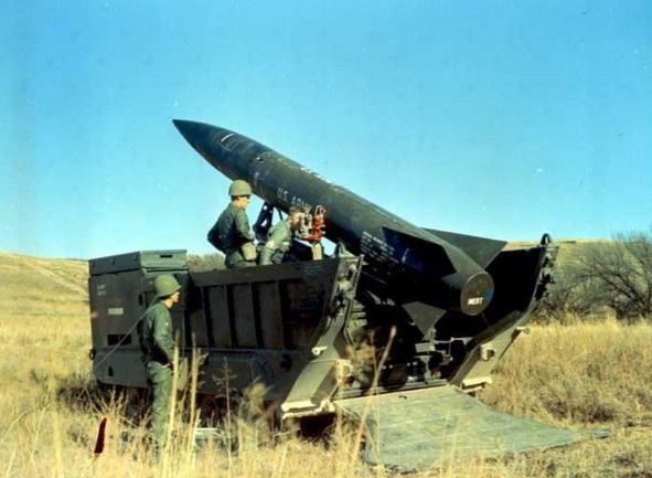 Vì sao Mỹ loại bỏ hàng ngàn tên lửa đạn đạo chiến thuật MGM-52 Lance?