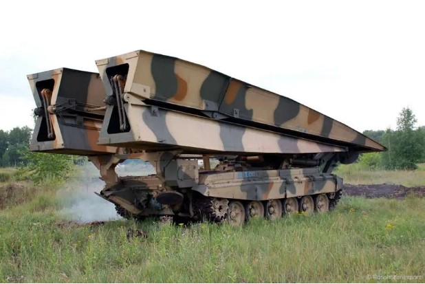 Quân sự thế giới hôm nay (2/9): Xe bắc cầu bọc thép hiện đại MTU-90 bị bắn hạ?