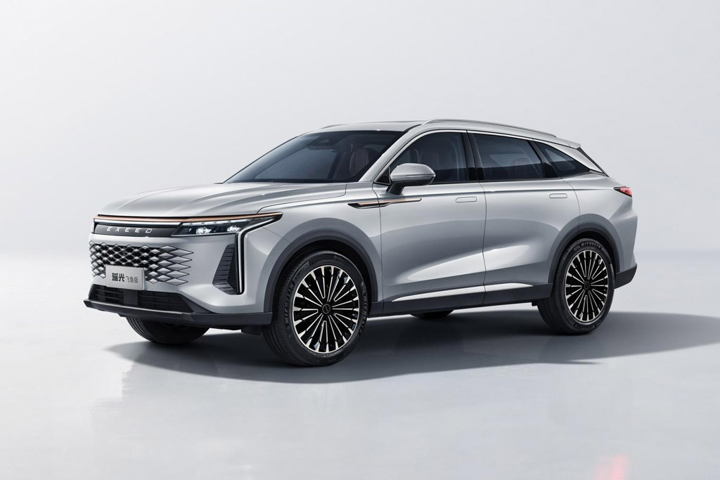 SUV đẹp long lanh, động cơ tăng áp, giá gần 550 triệu đồng