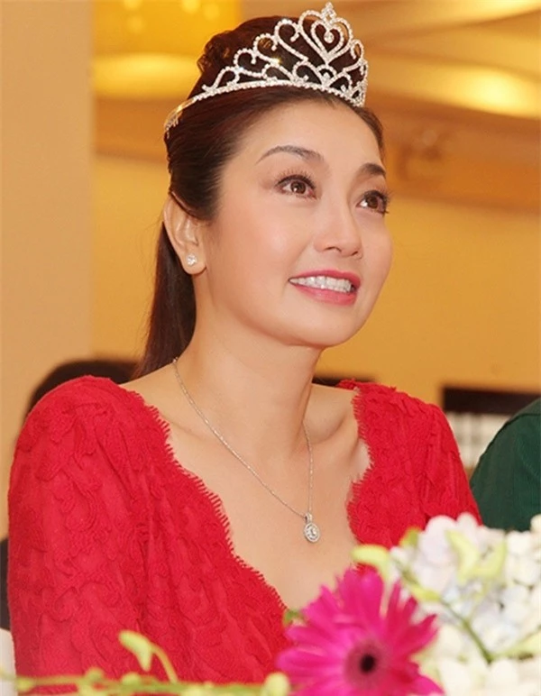 Hoa hậu Việt bỏ showbiz vì thị phi, đẹp nhất nhì thập niên 90s, tuổi ngũ tuần ngắm càng say - 12