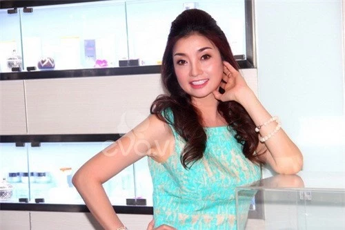 Hoa hậu Việt bỏ showbiz vì thị phi, đẹp nhất nhì thập niên 90s, tuổi ngũ tuần ngắm càng say - 15