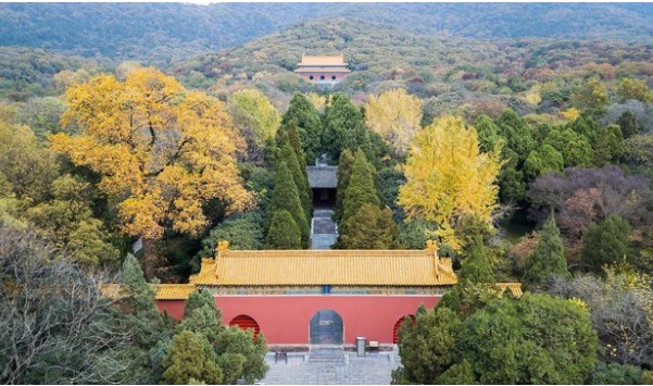 600 năm không ai dám trộm lăng mộ Chu Nguyên Chương, hoàng đế Khang Hi cứ đến là “3 quỳ, 9 lạy”: Vì sao?