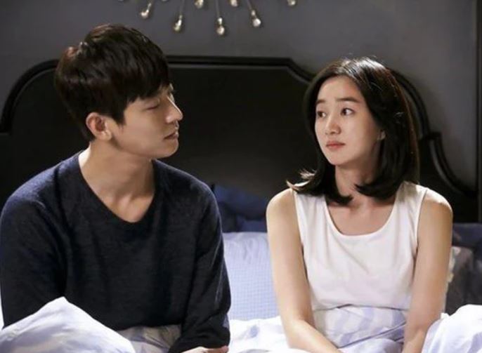 Thấy chồng mất ngủ, tôi hỏi han thì đau điếng khi biết sự thật