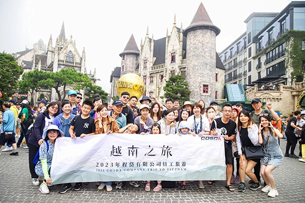 Du khách trong và ngoài nước đến với khu du lịch Sun World Ba Na Hills trong dịp lễ 2/9 năm nay.