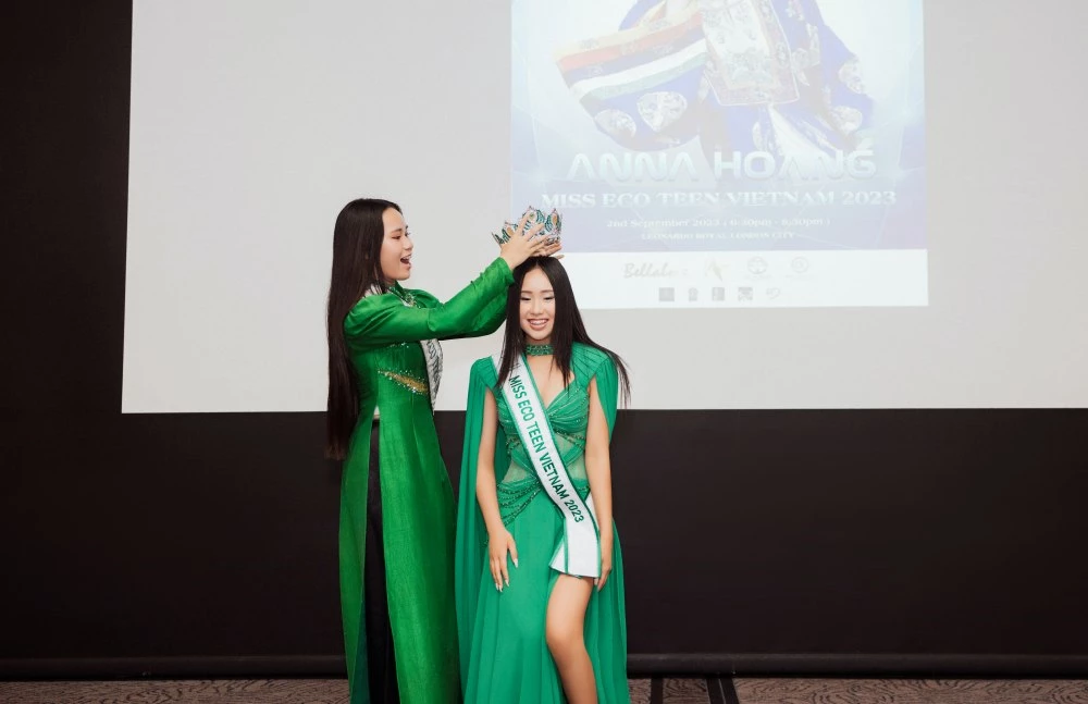 Bella Vũ trao vương miện Miss Eco Teen Vietnam 2023 cho Anna Hoàng