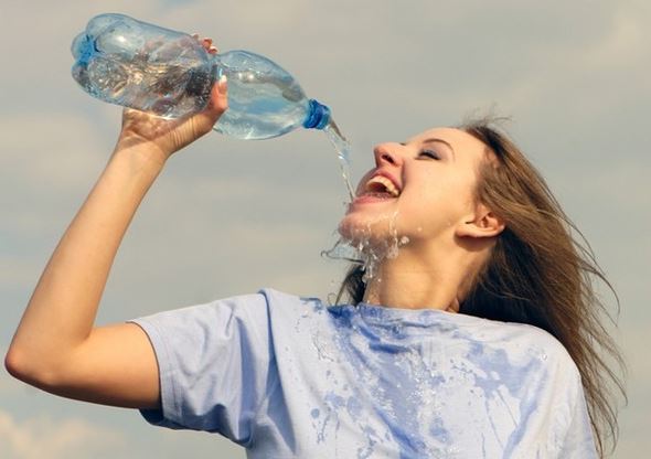 Những sai lầm tai hại khi uống nước khiến tim mạch bị tổn thương nghiêm trọng, hãy bỏ ngay trước khi quá muộn