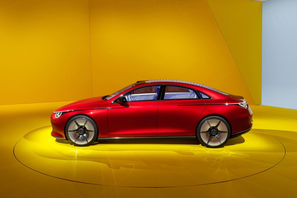 Mercedes-Benz CLA Concept ra mắt với thiết kế đẹp mắt, sạc 15 phút đi được 400 km 