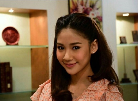 Thấy cọc tiền tôi để quên trên bàn, em chồng vội rút ngay vài tờ nhưng sau đó phải sượng mặt trả lại không thiếu một xu