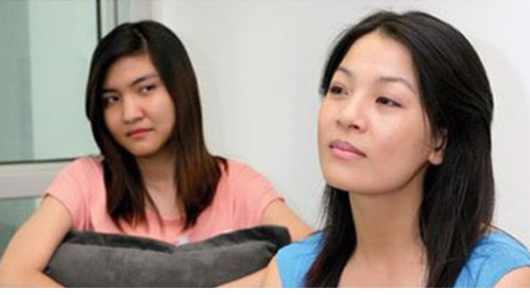 Trong bữa cơm 3 người, chồng tôi cười nhạt đưa ra mấy tấm ảnh trong điện thoại khiến em chồng tái mặt, rối rít xin tha thứ (P1)