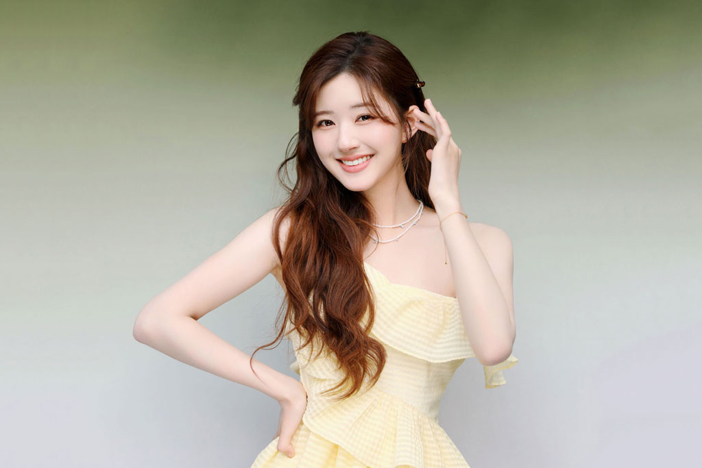 Vẻ đẹp ‘nghiêng nước nghiêng thành’ của Triệu Lộ Tư