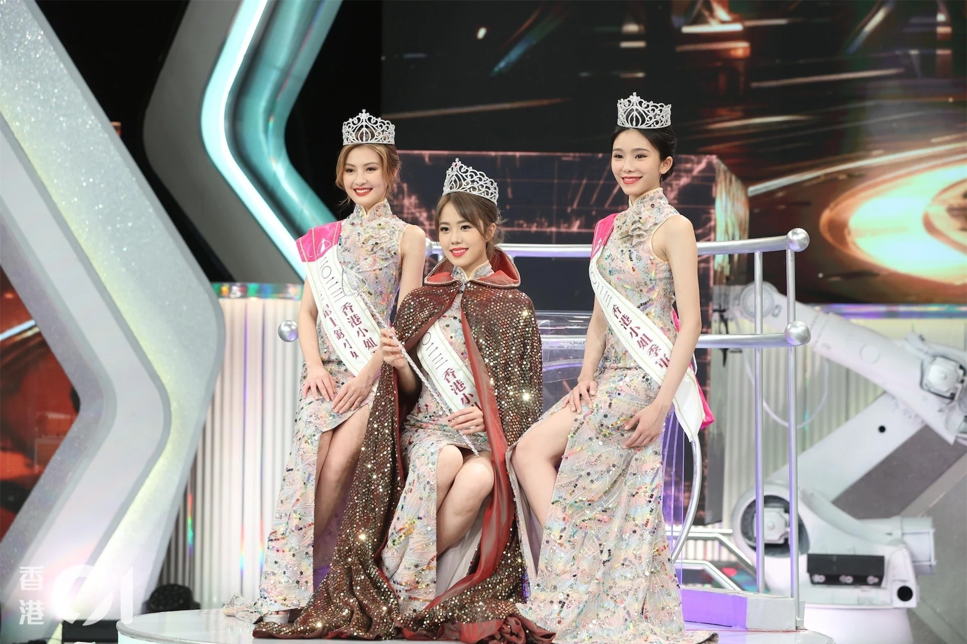 Sắc vóc cô gái 21 tuổi phá vỡ lời nguyền để trở thành Hoa hậu Hong Kong 2023 ảnh 2