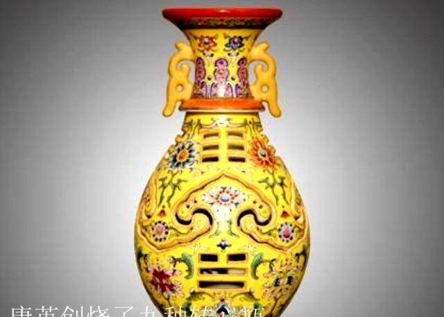 Người đàn ông tự tin mang bình cổ thời Càn Long đi thẩm định, chuyên gia chỉ nói: Anh có muốn nghe sự thật không?