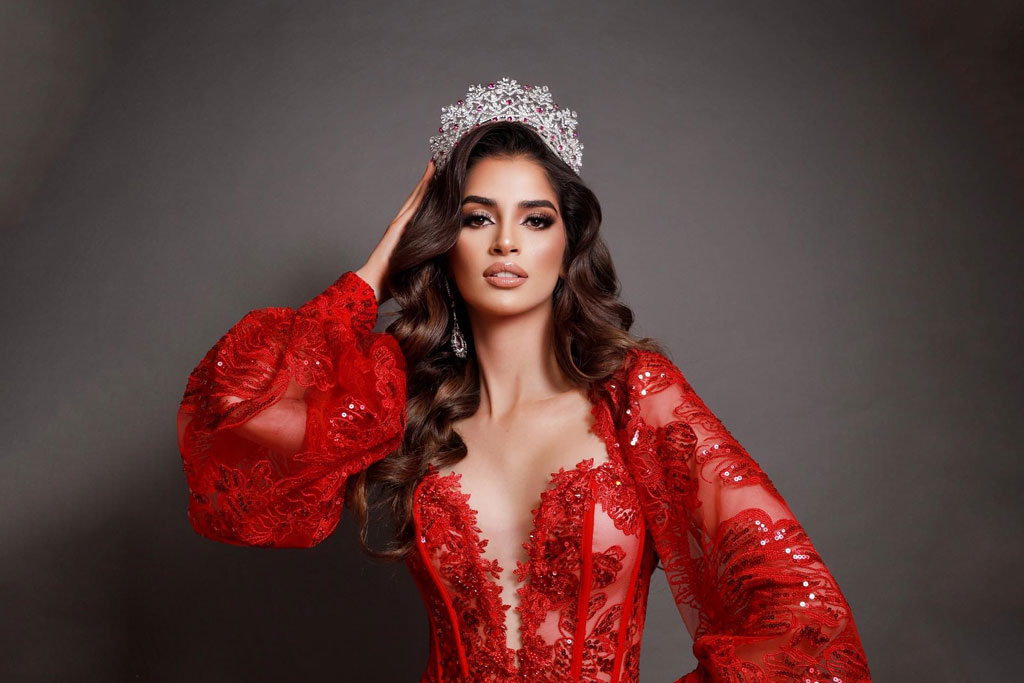 Mê mẩn với nhan sắc của hoa hậu cao 1m81