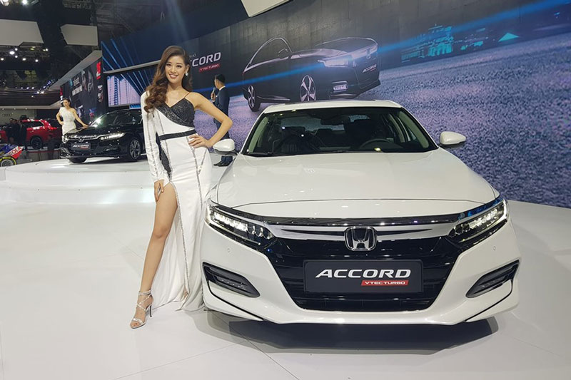 Mẫu ôtô siêu ế ẩm của Honda giảm giá mạnh, quyết cạnh tranh với Toyota Camry