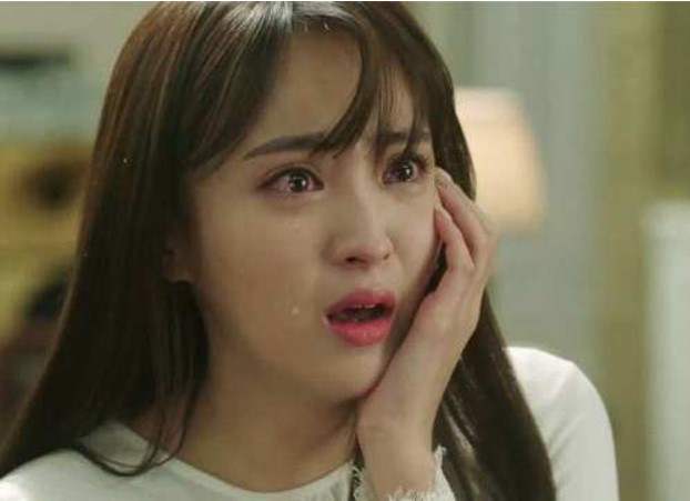 Vừa thông báo tin mang thai liền bị mẹ chồng tát “cháy má”, bí mật khủng khiếp được phơi bày