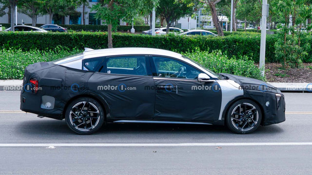 Kia K4 2024 lần đầu lộ diện: Thế hệ mới của K3 đang bán ở Việt Nam, nhiều điểm giống Morning và Sorento mới