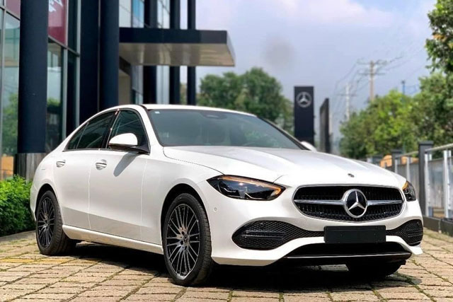 Xe sang Mercedes-Benz C-Class "dò đáy" giá mới, giảm cao nhất lên tới 110 triệu đồng